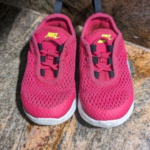 Nike toddler shoes size 5c